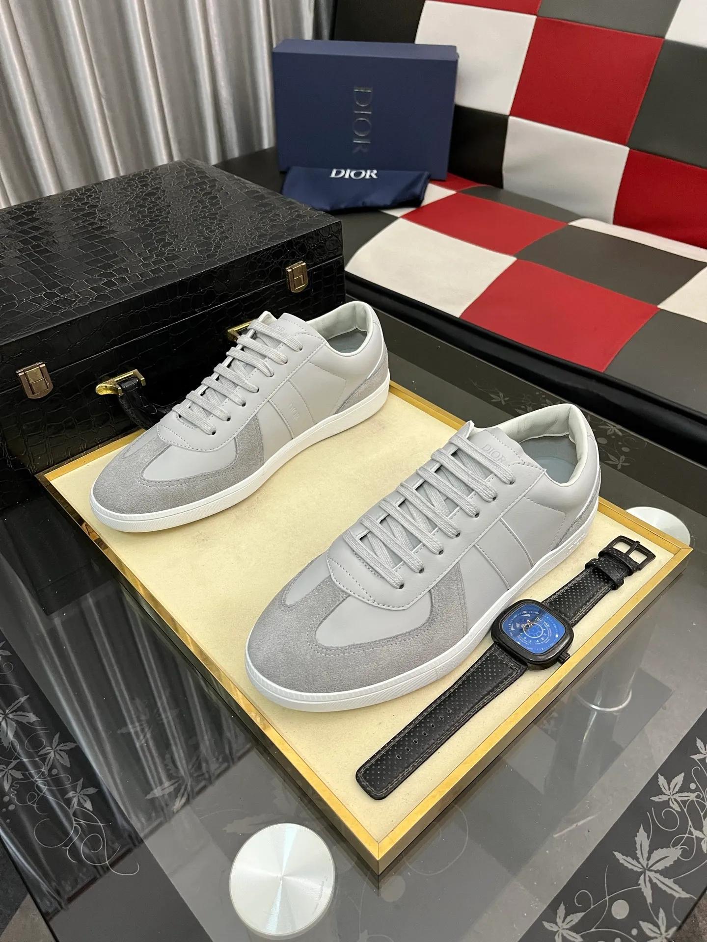 Men's shoes 💰380⌚️⌚️ 【Dior*DIAO】original quality.~ Unique modern style sneakers. 🏃A must-have casual shoe for trendy men😍😍 Original brand imported from Italy, imported original leather, sheep lining (refuses to discolor and grind feet) Sole: Original sole provided by the original factory, French lazy style design ⚠️Fit to the feet, original quality, super comfortable original sole. Code number: 38-448️⃣Colors available